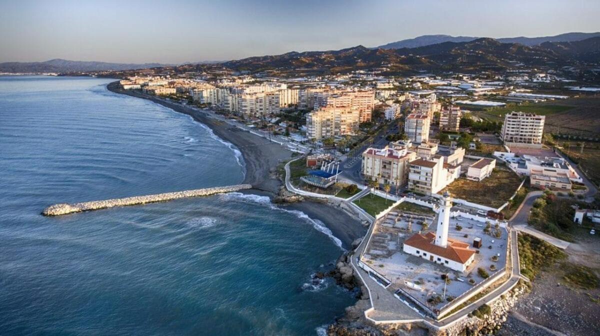 Fabulosa Casa De Vacaciones Junto Al Mar Torrox Exterior photo